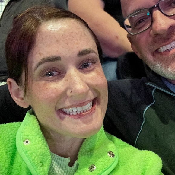 Meet your Posher, Jaime - Picture 2 of 3